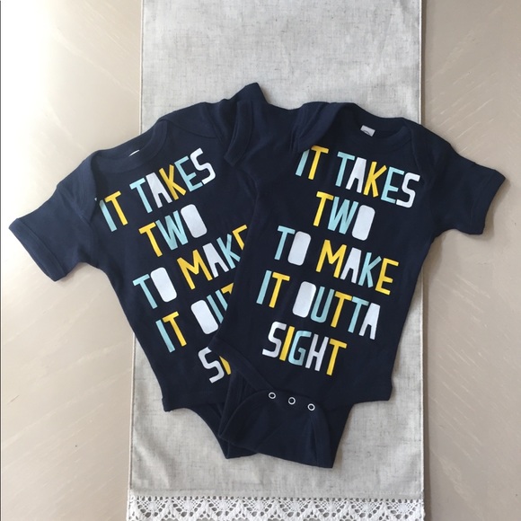 Other - 🆕 Twins 6 month baby onesie set NWOT